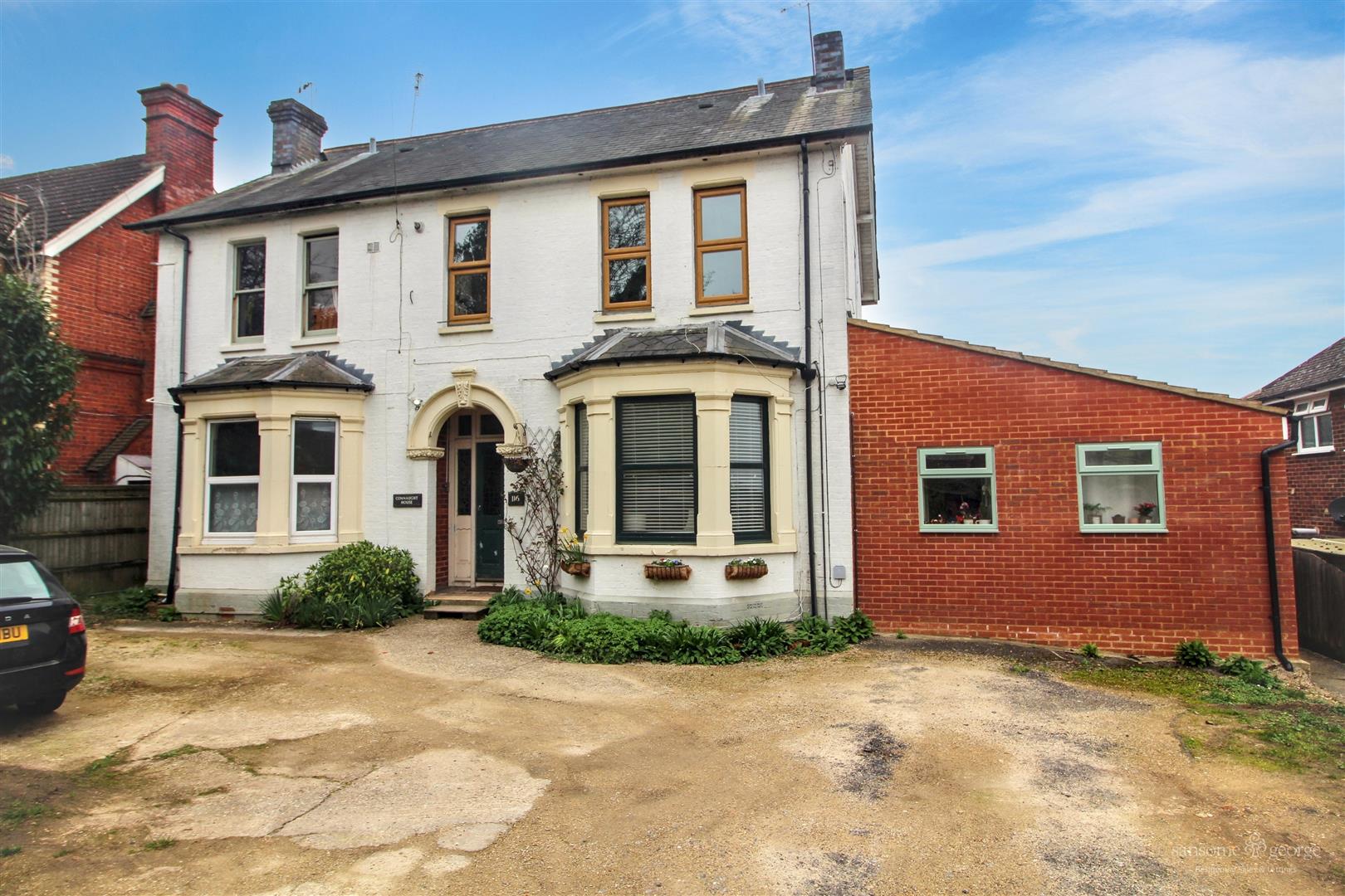 2 bed property in Connaught Road, Reading